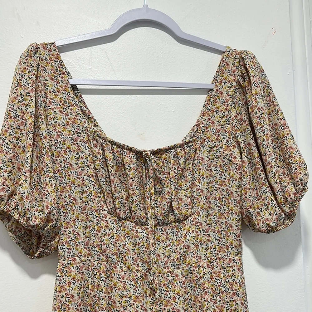 Floral Puff-Sleeve Midi Dress in Beige - Picture 2 of 3